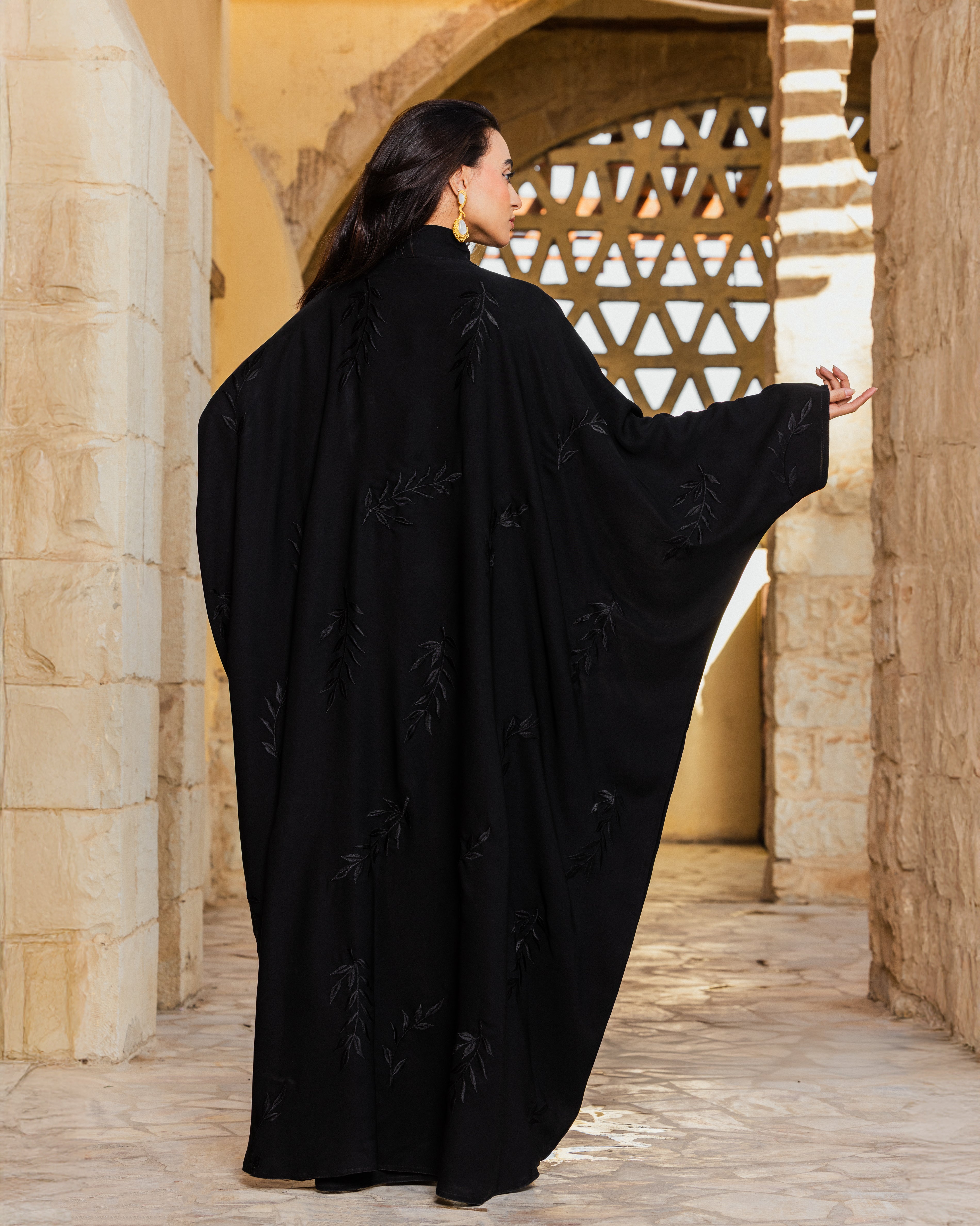 Amira abaya