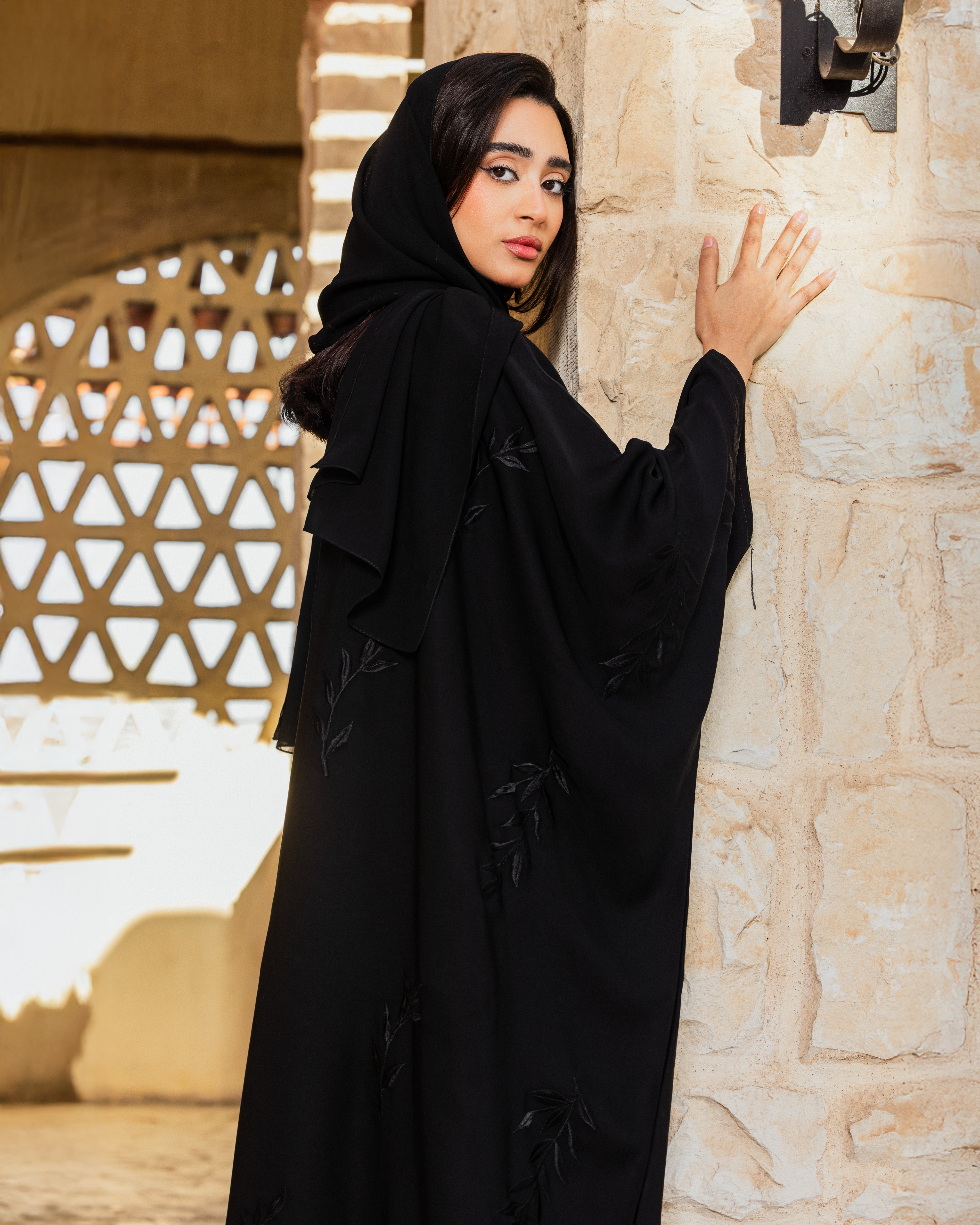 Amira abaya