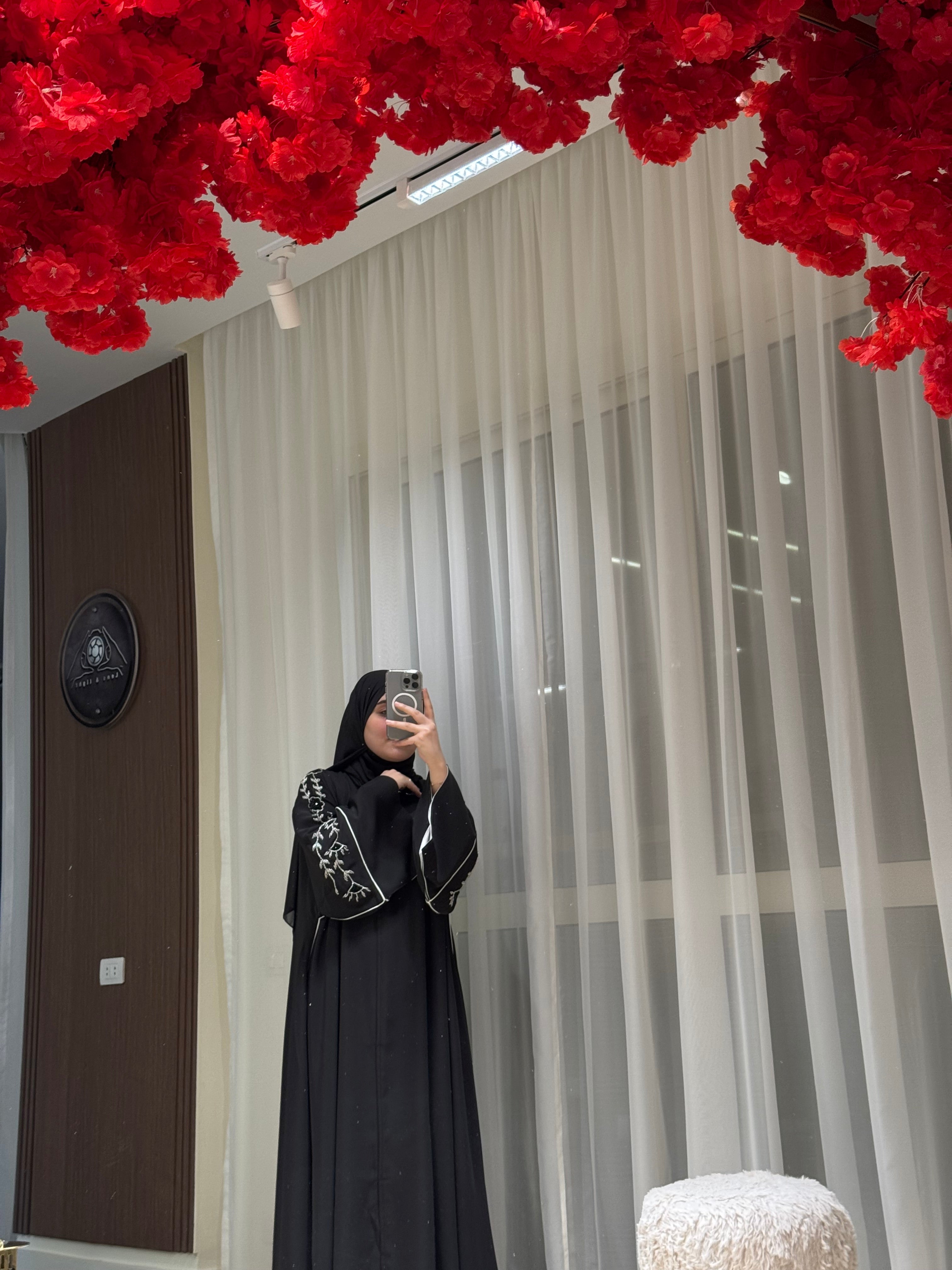 Noura abaya