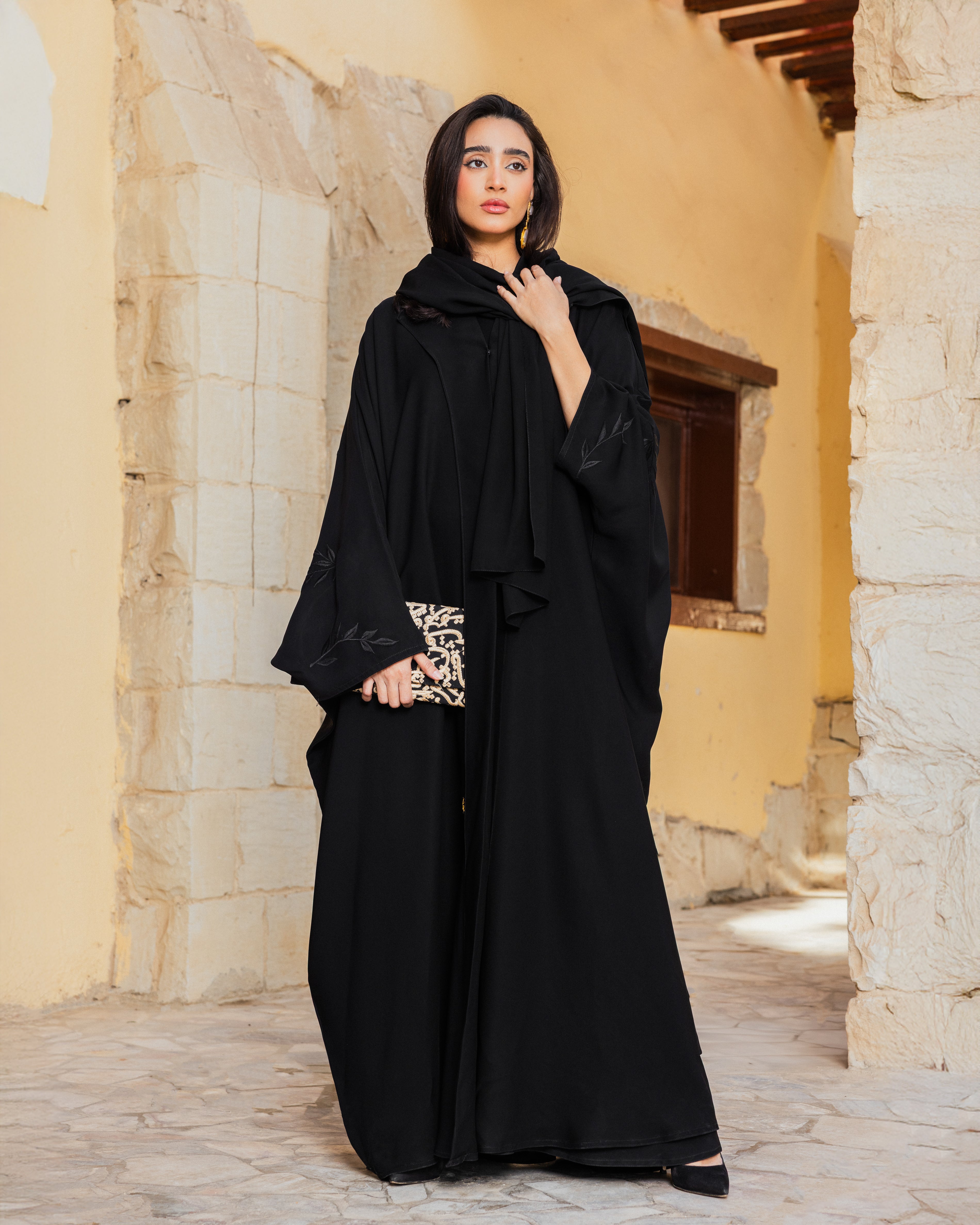 Amira abaya