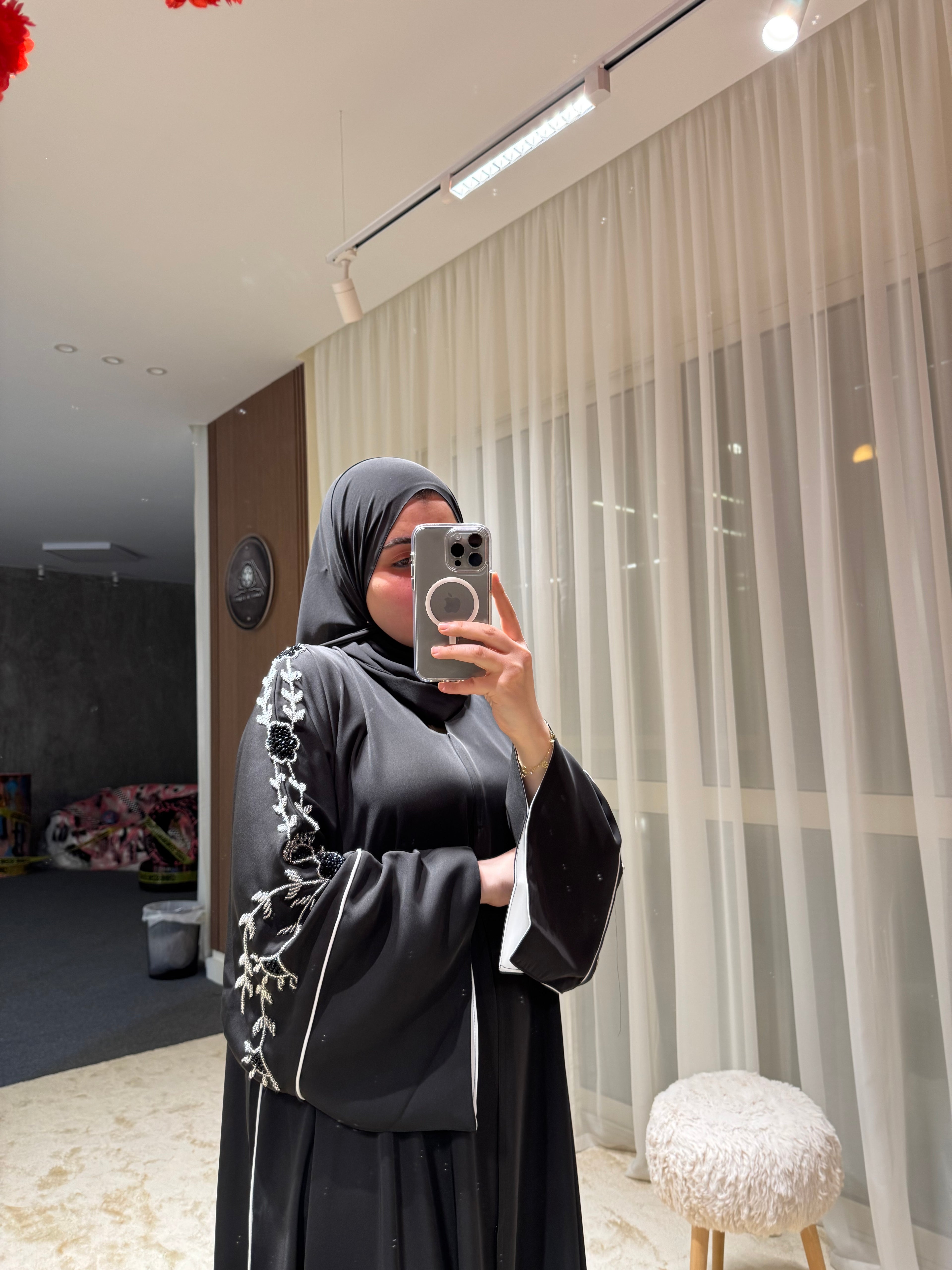 Noura abaya