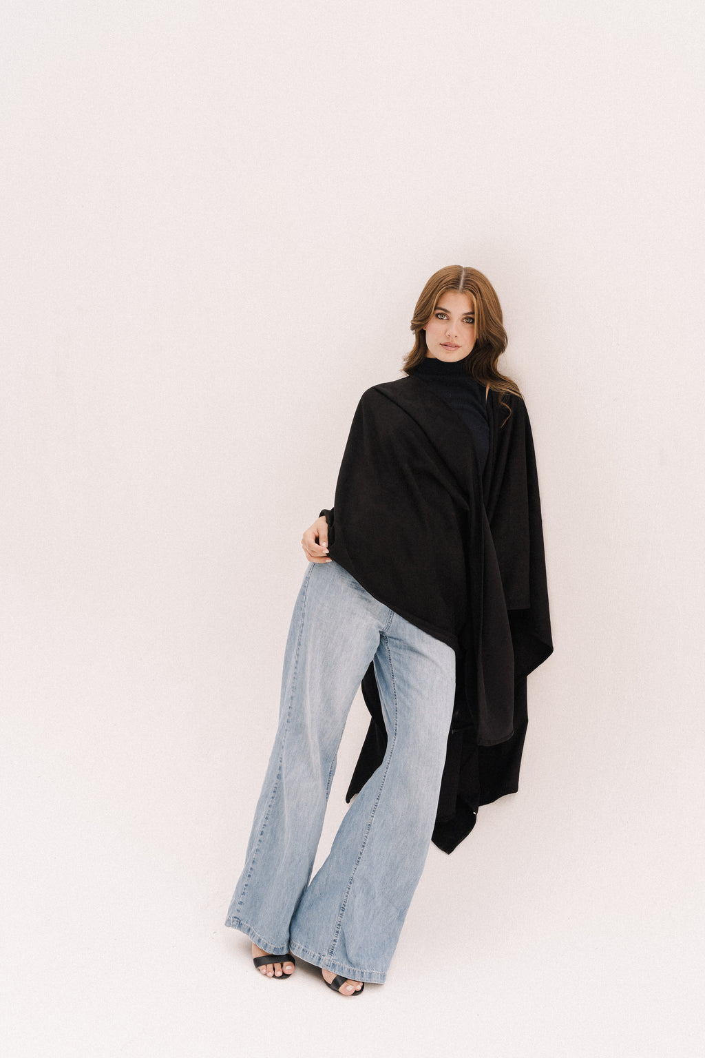 Short Suede Shawl - Black